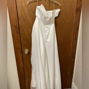 Elegant White Strapless Gown